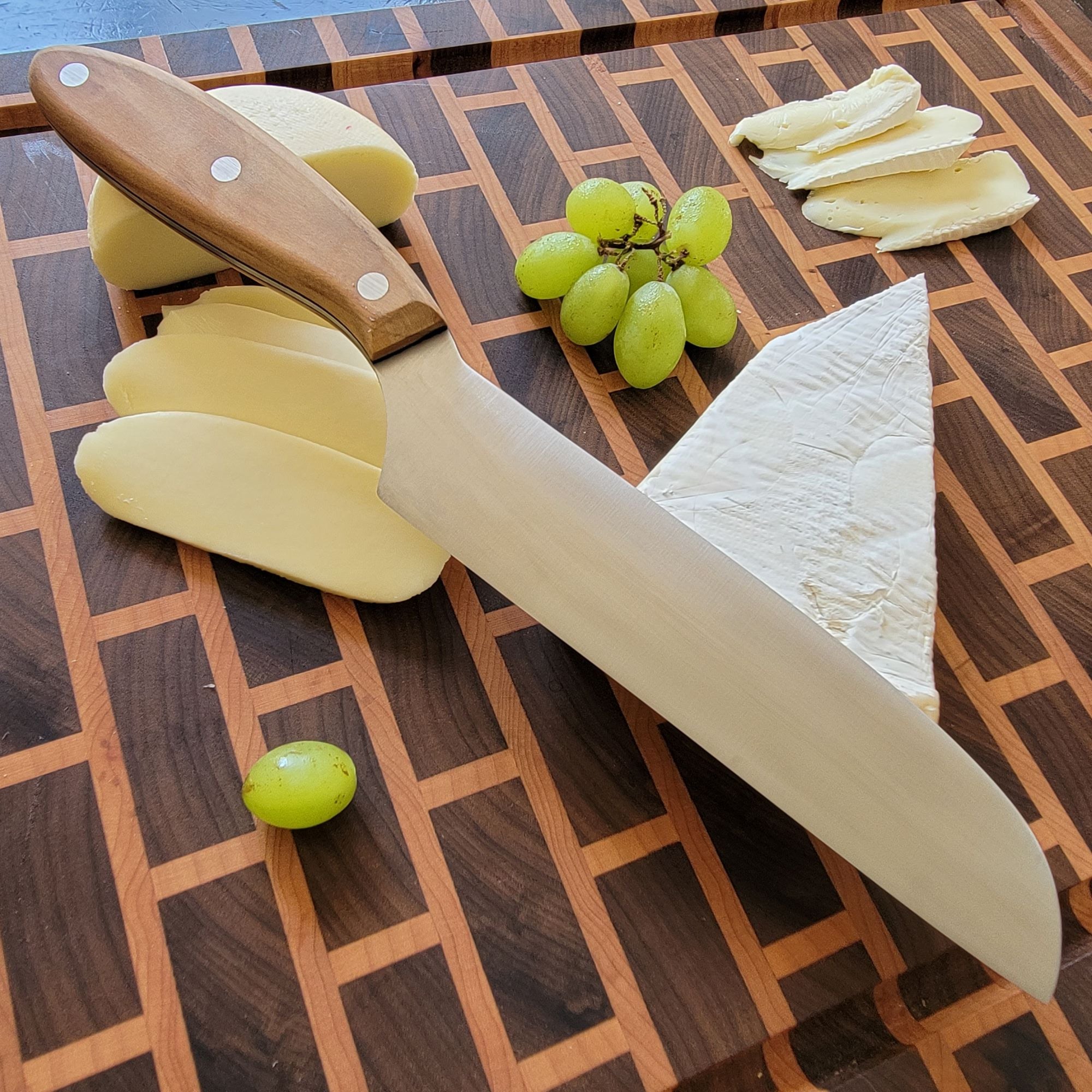 Cheese knife for semi soft cheese